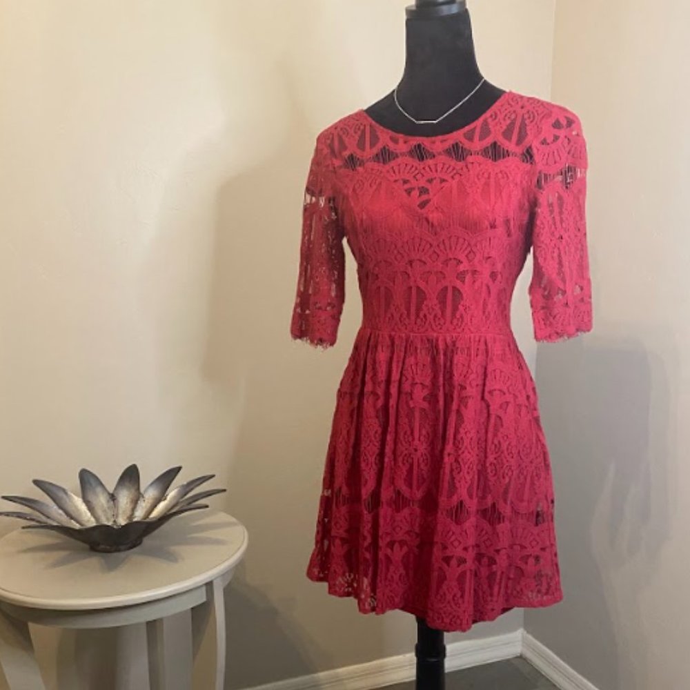 Red Lace Applique Sweetheart Dress